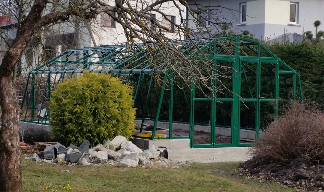 Pros and cons of different greenhouse frames