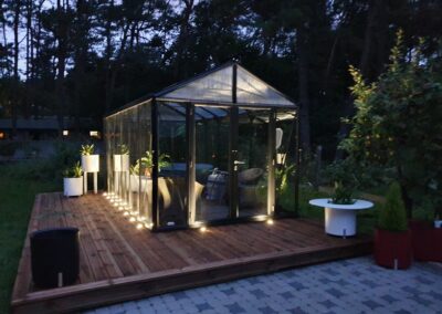 Kasvuhoone välisvalgustusega